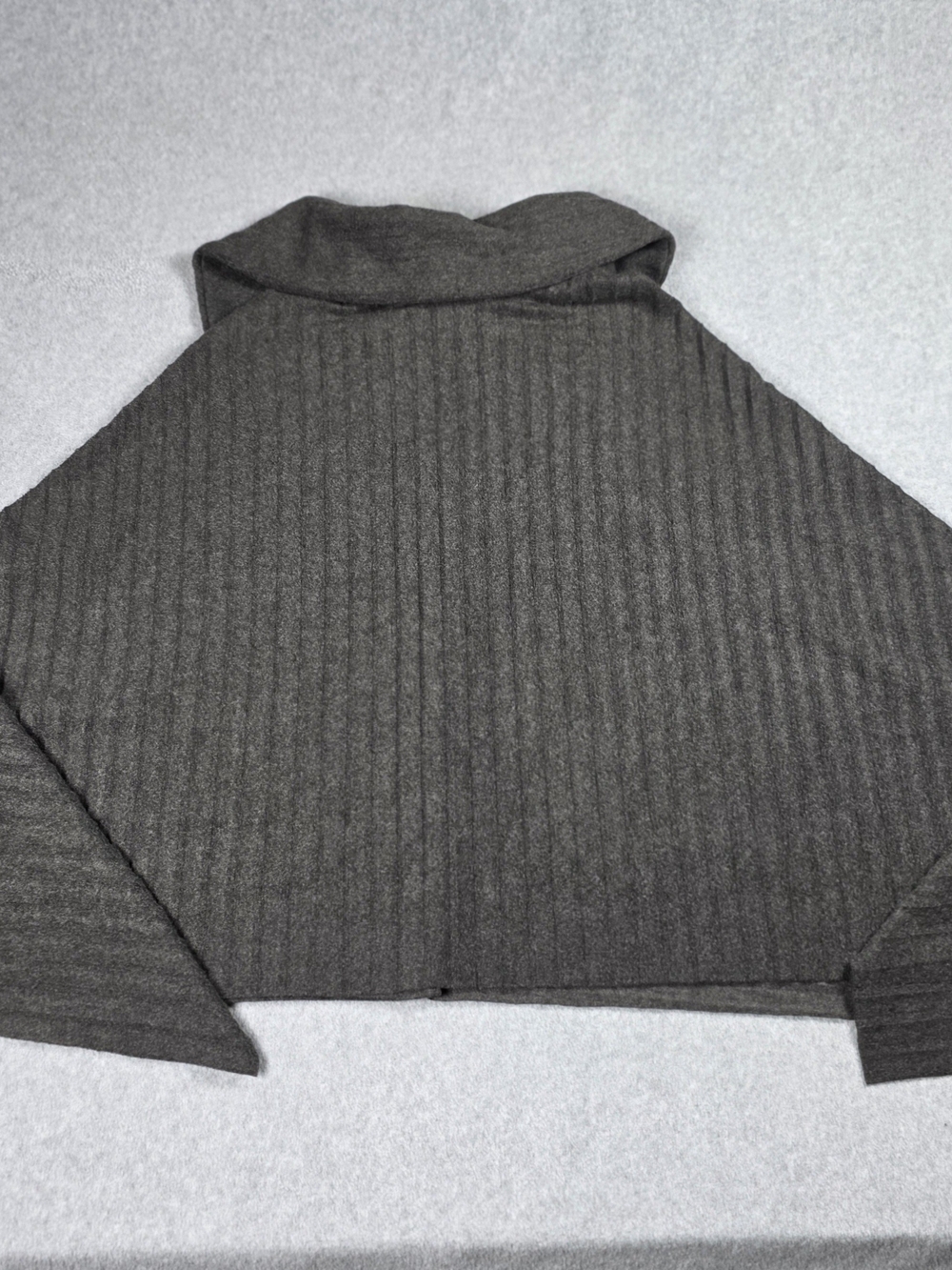 Moda Charcoal Ribbed Button-Collar Shrug - Picture 6 of 6